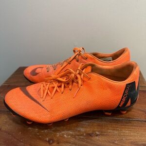 Nike Men’s Mercurial Vapor Soccer Cleats in Orange Size 9.5